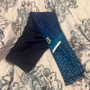 Peloton leggings size medium